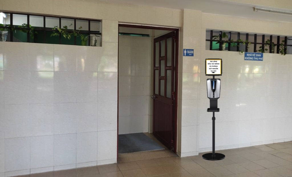 Lắp máy rửa tay tại nhà vệ sinh công cộng
